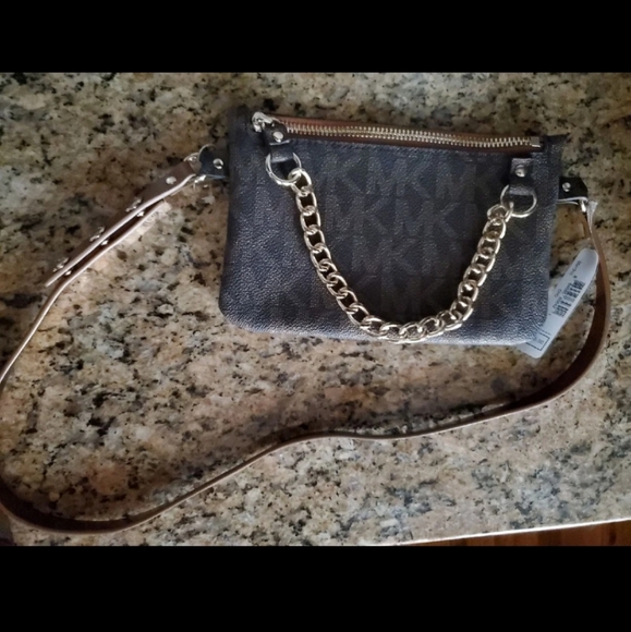 Michael Kors women’s fanny pack bag (Brown) with chain decor (Large) *Firm Price - Picture 4 of 9